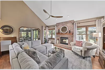 N105W14697  Lincoln Dr, Germantown, WI 53022 - Photo 7