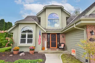 N105W14697 Lincoln Dr, Germantown, WI 53022 - Photo 3