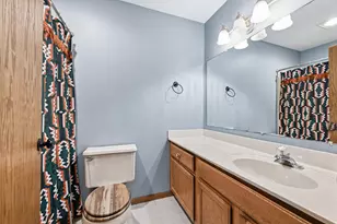 384 Park Hill Dr, Pewaukee, WI 53072 - Photo 21