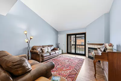 384  Park Hill Dr #E, Pewaukee, WI 53072 - Photo 5