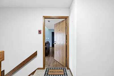 384  Park Hill Dr #E, Pewaukee, WI 53072 - Photo 3