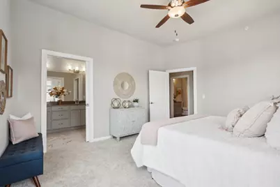 2836  Fox Lake Cir 201 / #04, Waukesha, WI 53189 - Photo 17