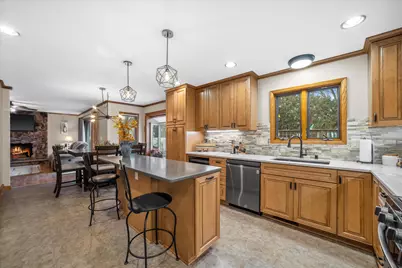 207  Parkview Ct, Pewaukee, WI 53072 - Photo 23