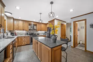 207 Parkview Ct, Pewaukee, WI 53072 - Photo 21