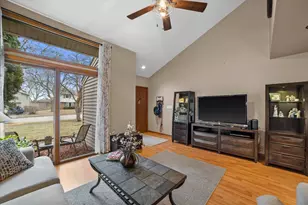 207 Parkview Ct, Pewaukee, WI 53072 - Photo 19