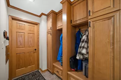 207  Parkview Ct, Pewaukee, WI 53072 - Photo 25