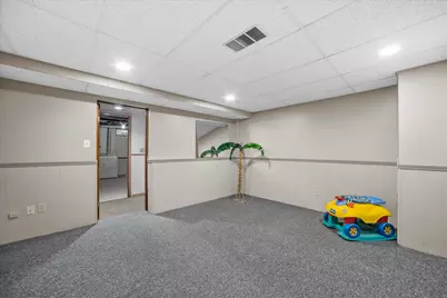 207  Parkview Ct, Pewaukee, WI 53072 - Photo 41