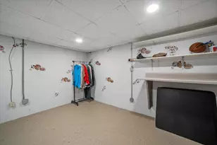 207 Parkview Ct, Pewaukee, WI 53072 - Photo 43