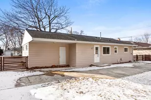 1433 N 23rd St, Manitowoc, WI 54220 - Photo 21