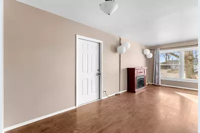 1433 N 23rd St, Manitowoc, WI 54220 - Photo 7