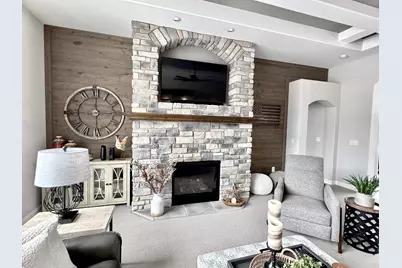 W222 S4127  Timm Dr, Waukesha, WI 53189 - Photo 7