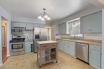 8015  48th Ave, Kenosha, WI 53142 - Photo 7