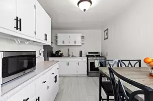 3715 S 20th St, Milwaukee, WI 53221 - Photo 15