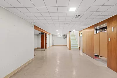 2911 S 57th St, Milwaukee, WI 53219 - Photo 9