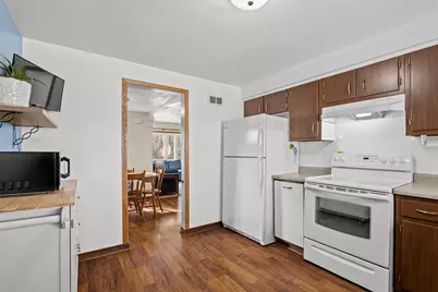 610  Leavens Ave, Sheboygan Falls, WI 53085 - Photo 3