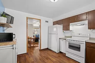 610 Leavens Ave, Sheboygan Falls, WI 53085 - Photo 3