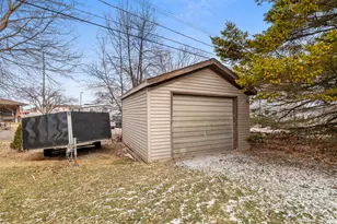 610 Leavens Ave, Sheboygan Falls, WI 53085 - Photo 25