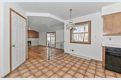 2000 S Woodlawn Dr, New Berlin, WI 53146 - Photo 7