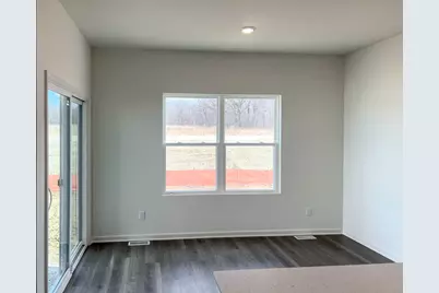 7062  Oakmont Rd, Racine, WI 53403 - Photo 3