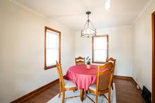 160 E Gauer Cir, Milwaukee, WI 53207 - Photo 9