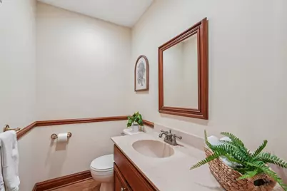 3220 W Chateau Ct, Mequon, WI 53092 - Photo 29