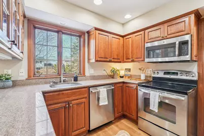 3220 W Chateau Ct, Mequon, WI 53092 - Photo 19