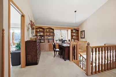 2100 S Cherrywood Ct, New Berlin, WI 53151 - Photo 17