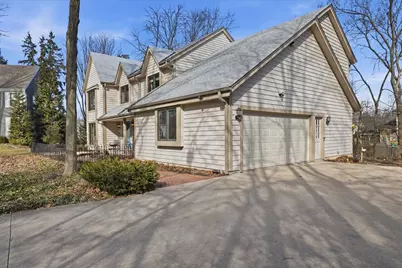 2100 S Cherrywood Ct, New Berlin, WI 53151 - Photo 33