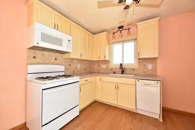 6519 N 66th St, Milwaukee, WI 53223 - Photo 9