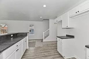 3625 E Somers Ave, Cudahy, WI 53110 - Photo 9