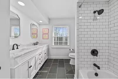 231 E Fox Dale Rd, Fox Point, WI 53217 - Photo 27