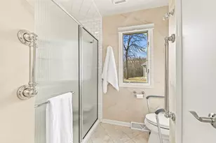 10004 N Holmes Ct, Mequon, WI 53092 - Photo 19