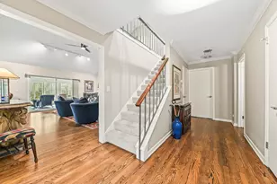 10004 N Holmes Ct, Mequon, WI 53092 - Photo 3