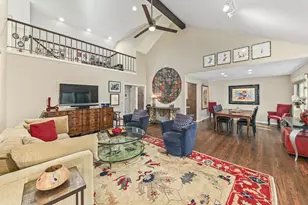 10004 N Holmes Ct, Mequon, WI 53092 - Photo 9