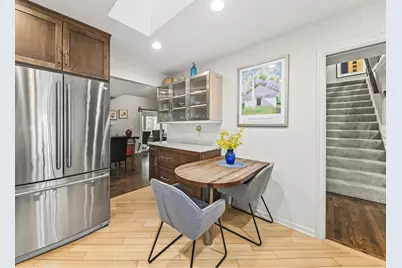 10004 N Holmes Ct, Mequon, WI 53092 - Photo 7