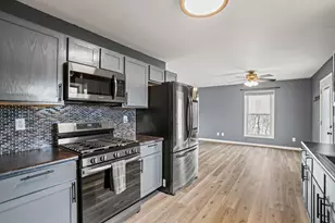 124 E Monroe Ave, Hartford, WI 53027 - Photo 11