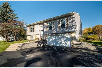 124 E Monroe Ave, Hartford, WI 53027 - Photo 3