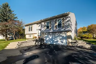 124 E Monroe Ave, Hartford, WI 53027 - Photo 3