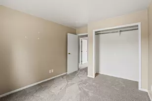 124 E Monroe Ave, Hartford, WI 53027 - Photo 17