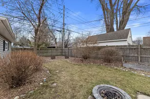 621 E Hampton Rd, Whitefish Bay, WI 53217 - Photo 35