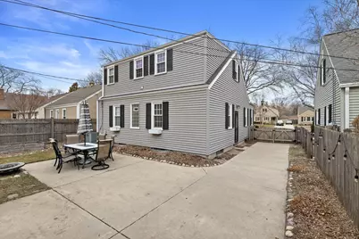 621 E Hampton Rd, Whitefish Bay, WI 53217 - Photo 29