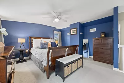 621 E Hampton Rd, Whitefish Bay, WI 53217 - Photo 23