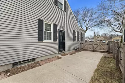 621 E Hampton Rd, Whitefish Bay, WI 53217 - Photo 31