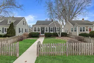 621 E Hampton Rd, Whitefish Bay, WI 53217 - Photo 37