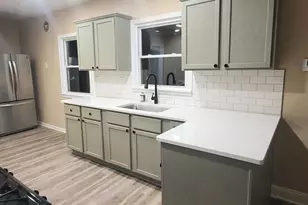 2617 Cottonwood Ct, Racine, WI 53402 - Photo 9