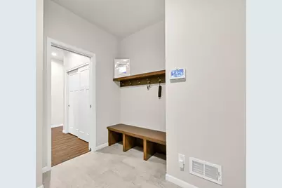 8020 W Preserve Pkwy, Mequon, WI 53097 - Photo 27