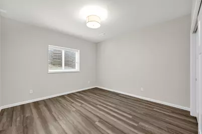 8020 W Preserve Pkwy, Mequon, WI 53097 - Photo 33