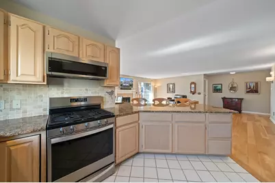 1095  Lakeland Dr #9-22, Geneva, WI 53147 - Photo 5