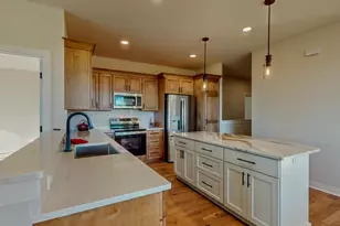 724 E Reinel St, Jefferson, WI 53549 - Photo 7