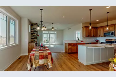 724 E Reinel St, Jefferson, WI 53549 - Photo 9